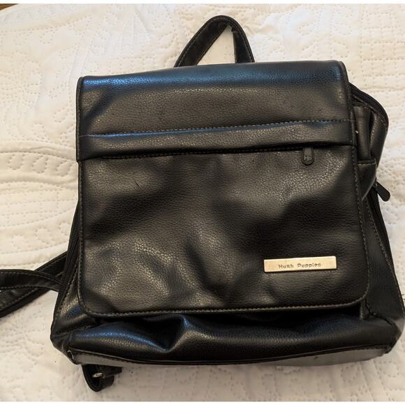 Hush Puppies VTG Black Leather Backpack, Zip & Button Closure, Adjustable Straps - Picture 1 of 9